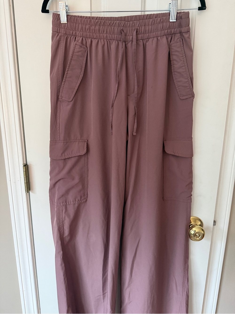 Old Navy Wide Leg Cargo Pants in Mauve